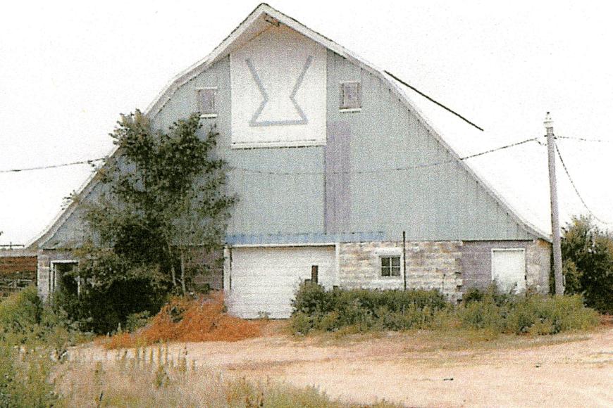 Spittoon Farm barn, built in 1927.