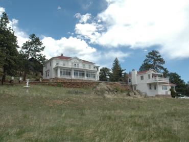 A photo of the Stanley House near Estes Park.