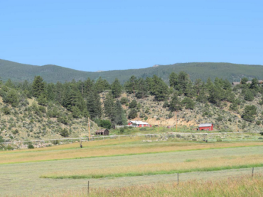 picture of a ranch